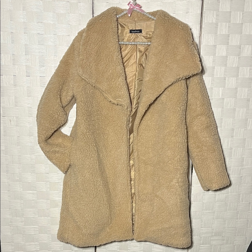 Boohoo Tan Teddy Faux Shearling Coat Designed NO Closure / ITALY